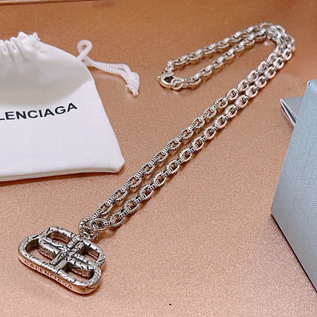 Balenciaga BB chain vintage necklace