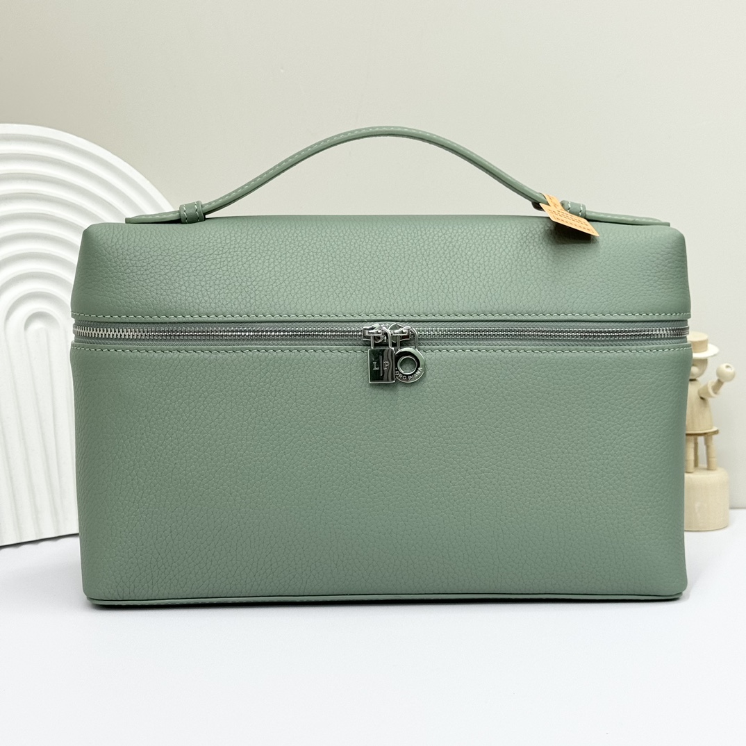 Loro Piana Extra poet L27 Clutch FAI8511