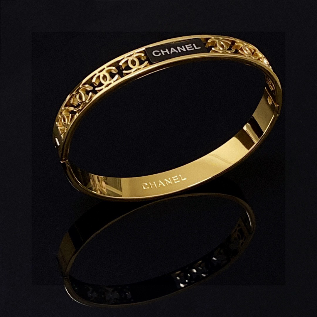 Chanel hollow bracelet