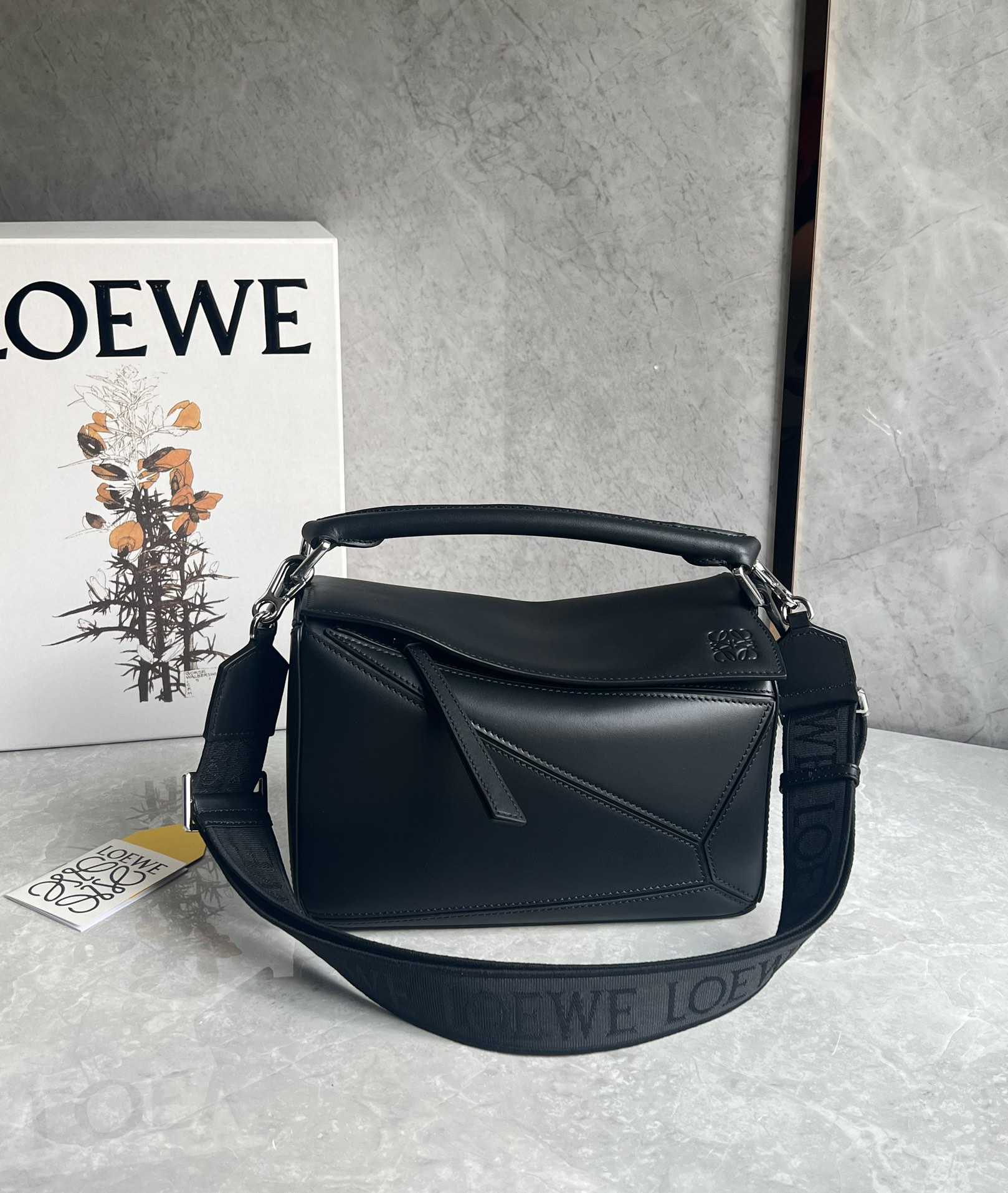 Loewe zzle embroidered shoulder strap bag 0189