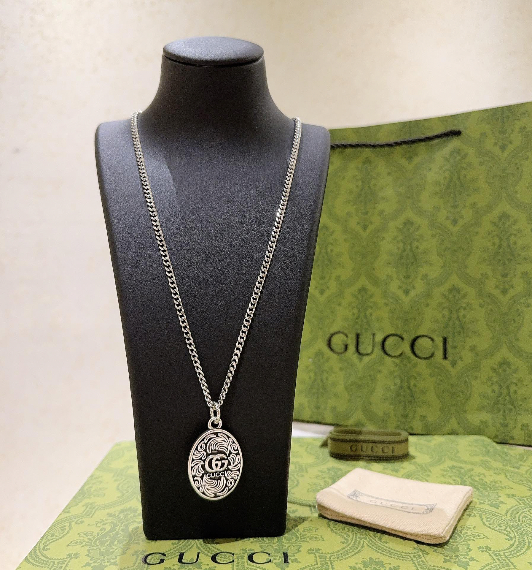 Gucci Anger Forest Series GG Round Vintage Necklace