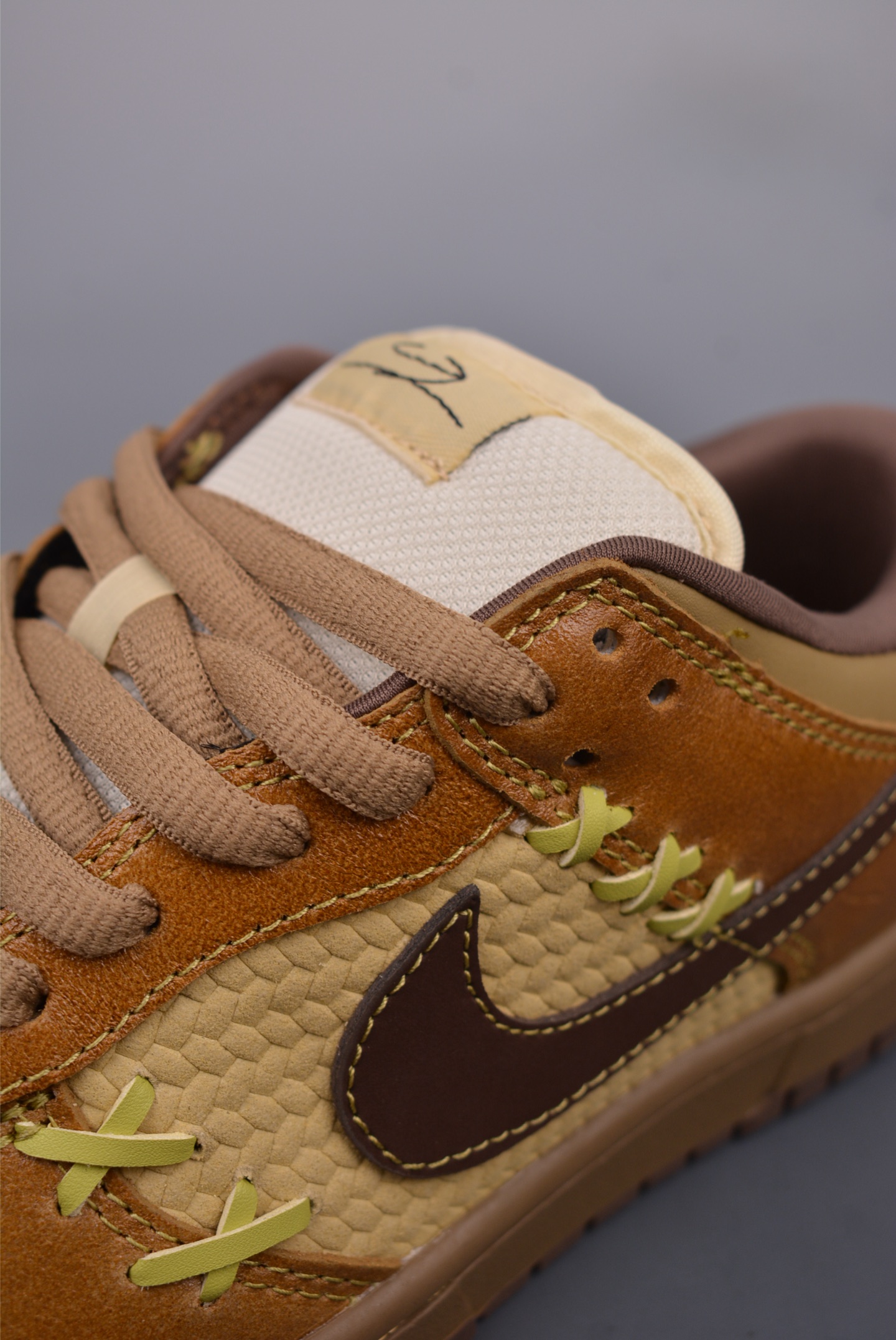 Nike SB Dunk Low Shanghai Xiaolongbao Woven Sneakers DD1391-106