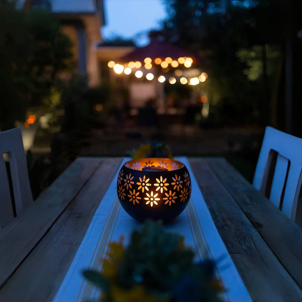 Outdoor Waterproof Solar Metal Lanterns With Flickering Flame