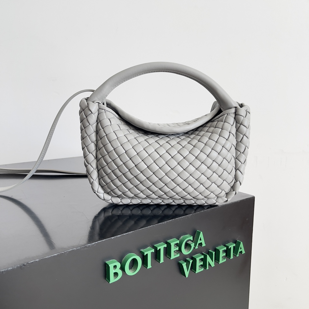Bottega Veneta Cobble Mini Bag 805739