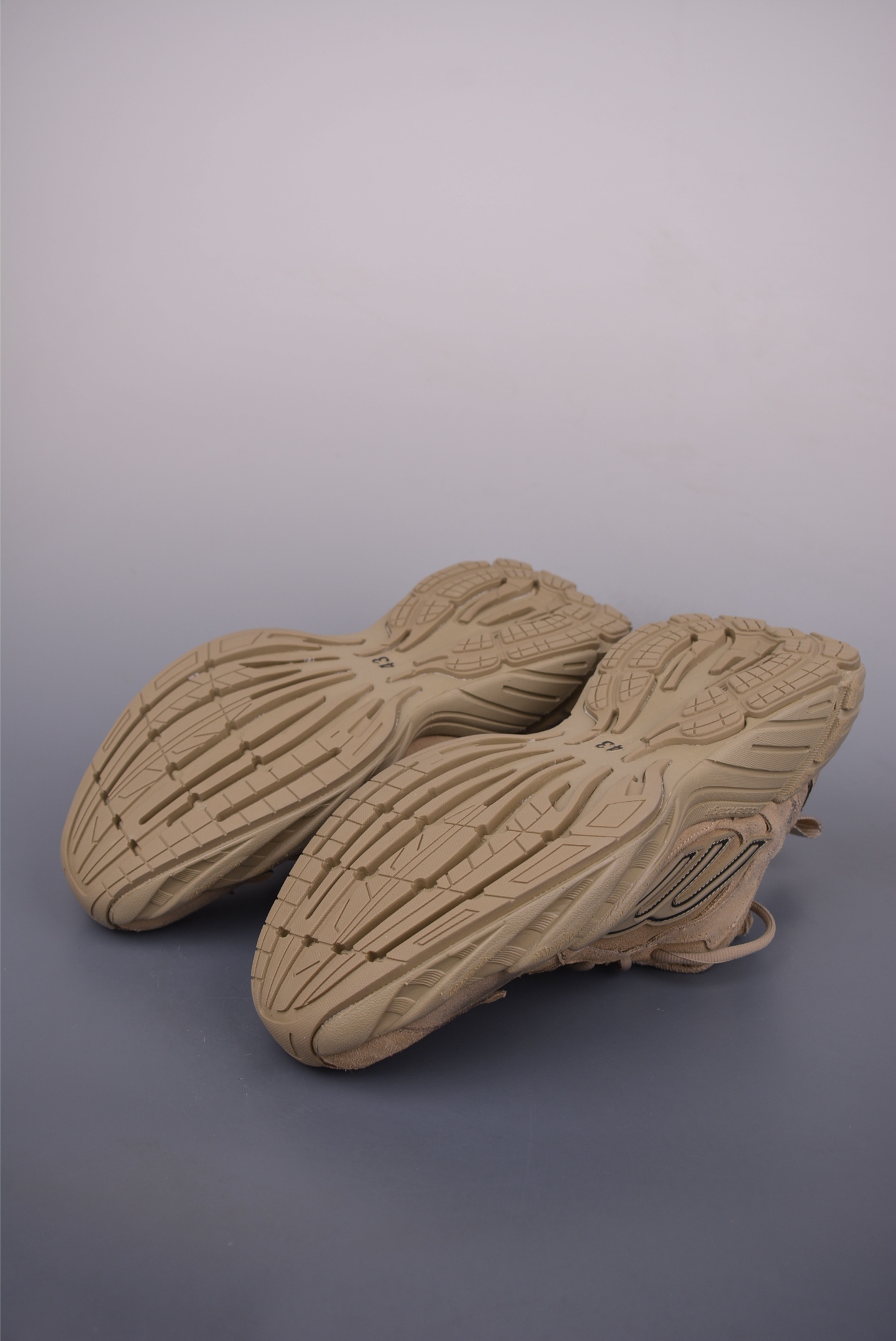 BALENCIAGA Monday Sneaker 