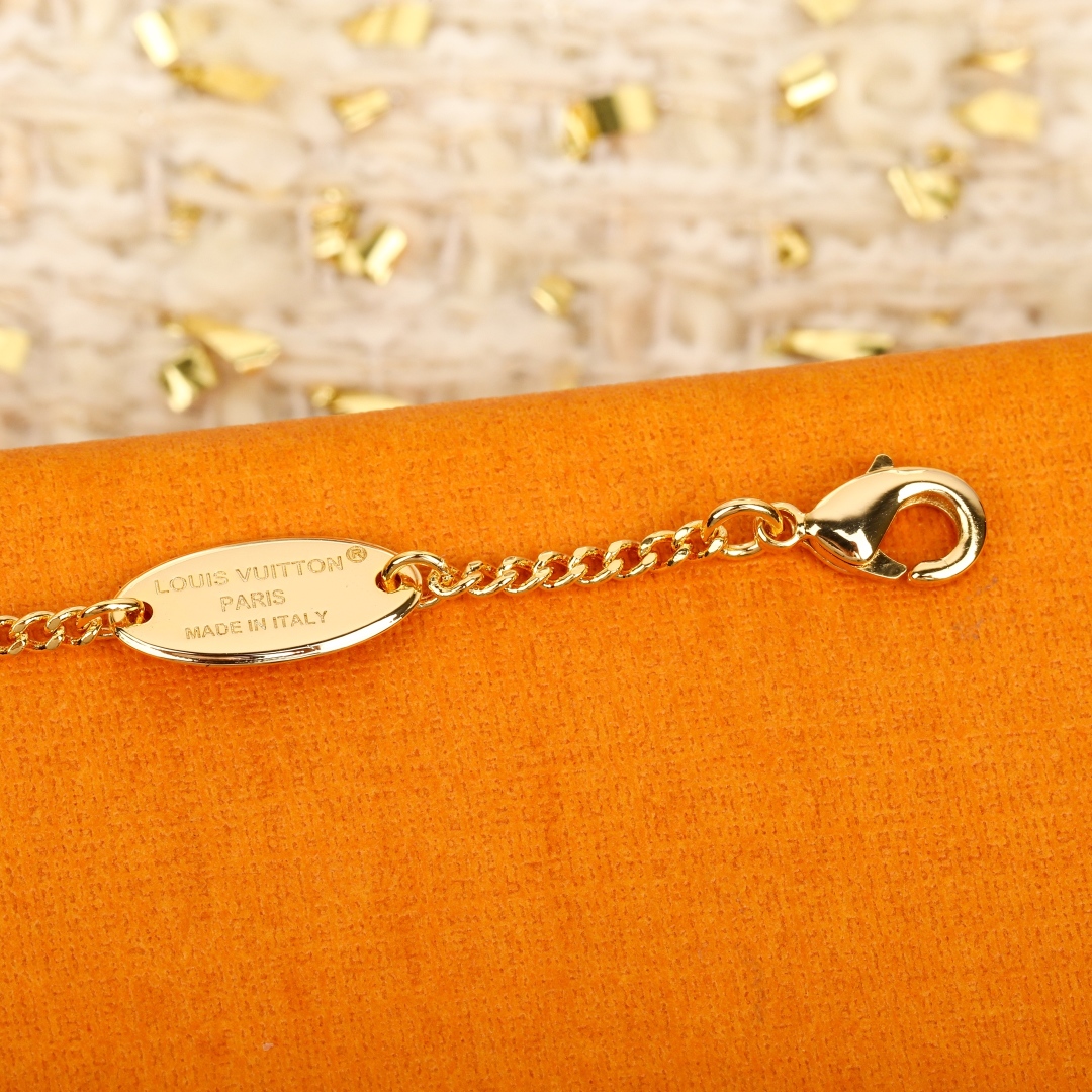 Louis Vuitton Heart Diamond Necklace