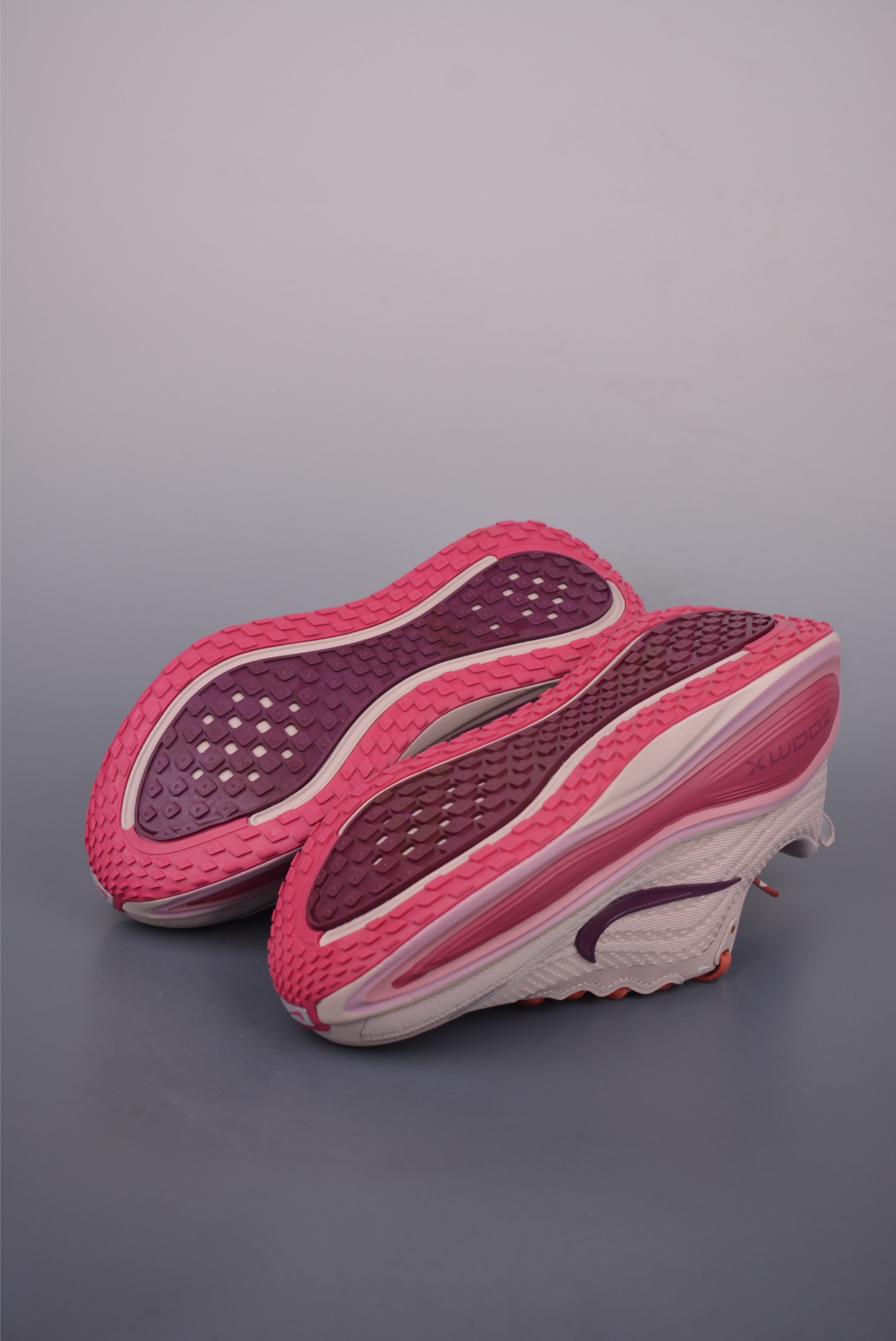 Nike Air Zoom Vomero PLUS 