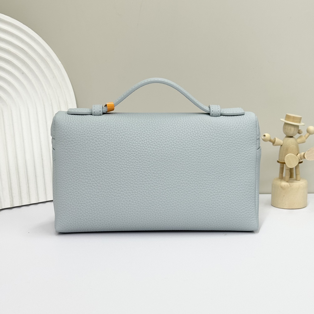 Loro Piana Extra poet L19 Clutch FAI8393