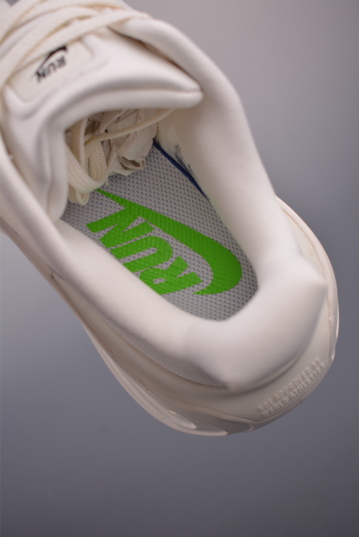 Nike Vomero premium “Off-white” FN8453-008