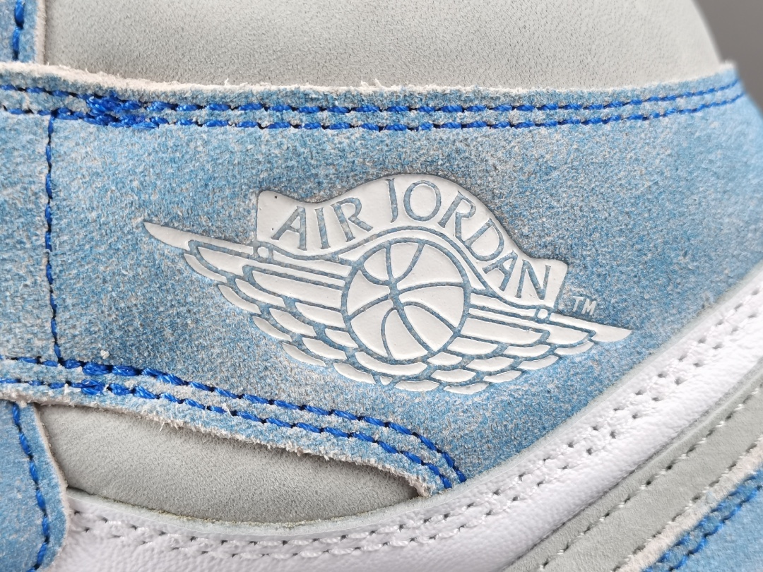 Air Jordan 1 Retro High OG Hyper Royal 555088-402