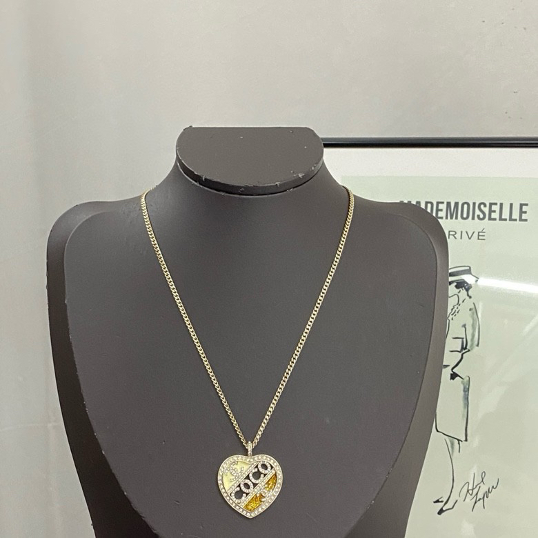 CHAN 23 Colorblock Oil Drop Hollow Heart Necklace