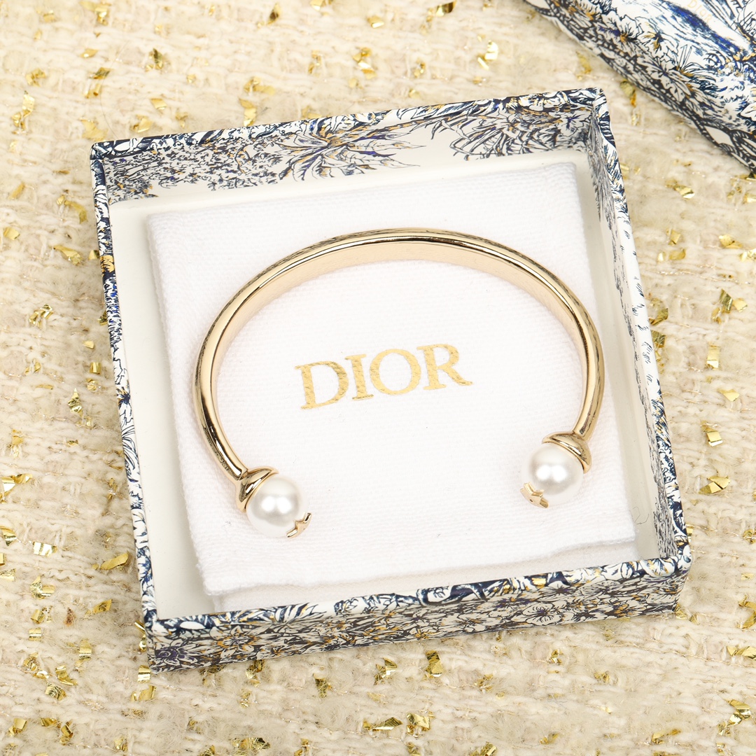 Dior open pearl bracelet