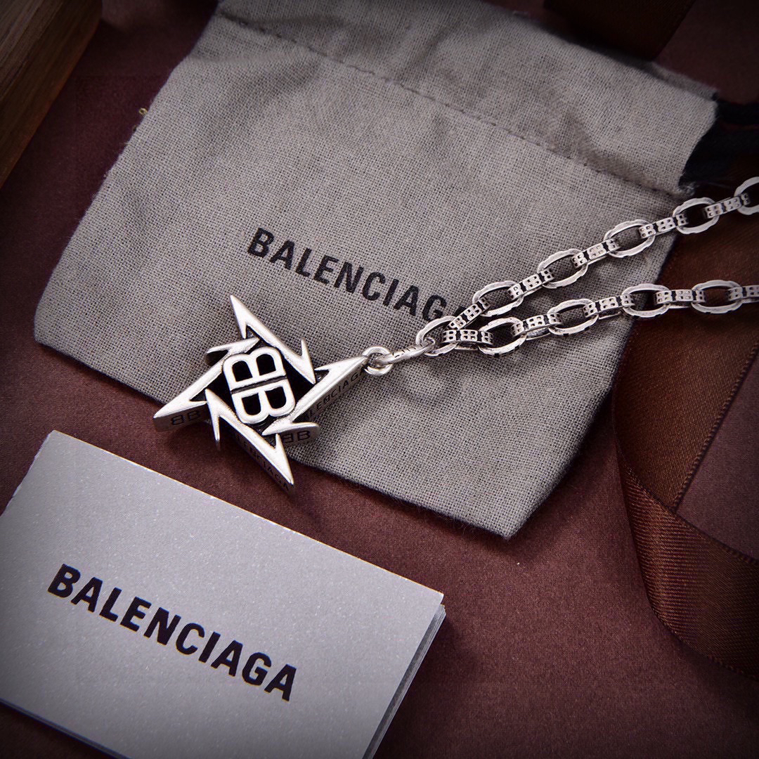 Balenciaga BB Four-pointed Star Chain Vintage Necklace