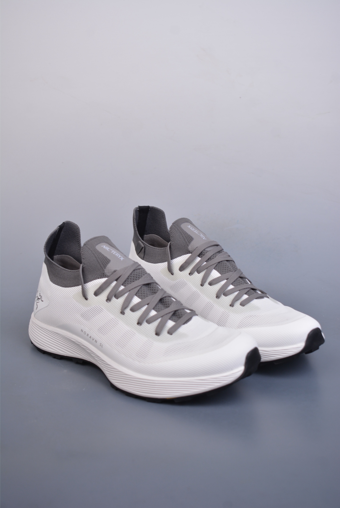 Arc'teryx Norvan SL 3 Running Shoes White Grey 077218