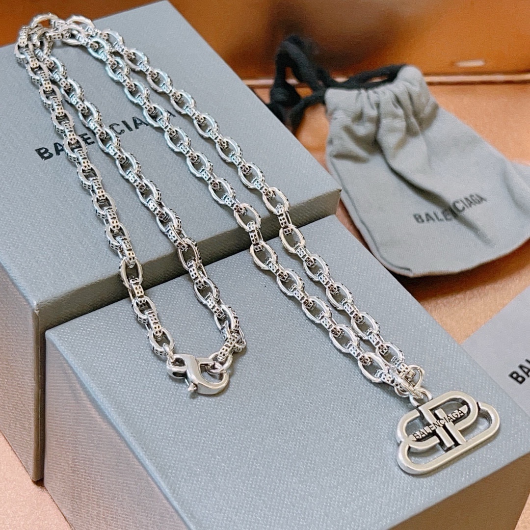 Balenciaga BB chain vintage necklace
