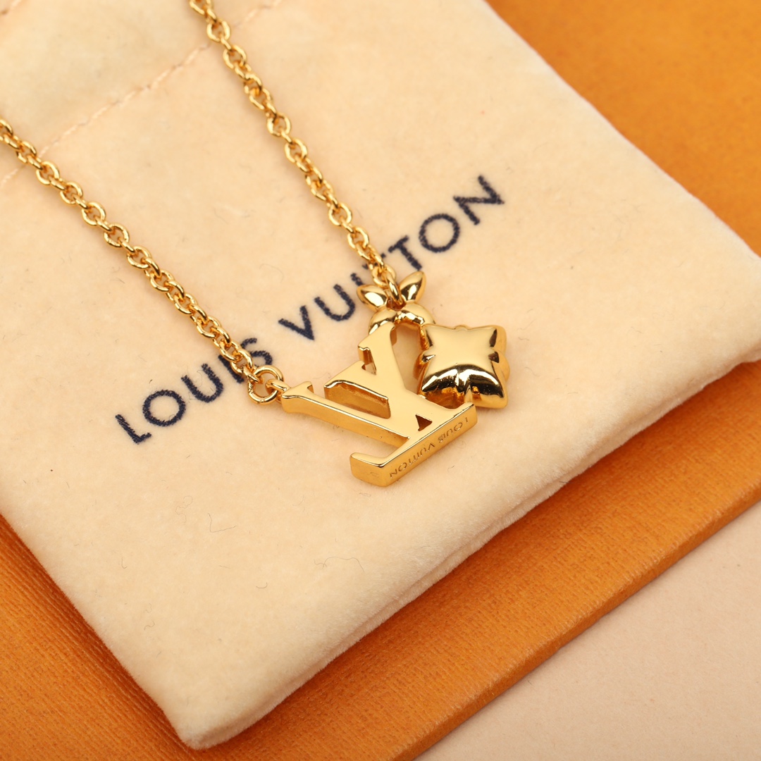 Louis Vuitton Pink Diamond Four-Leaf Clover Necklace