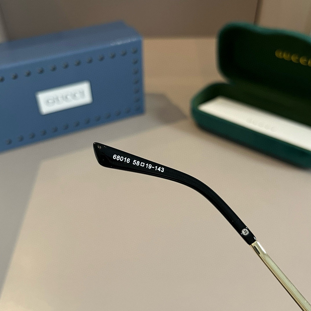 Gucci Square Frame Sunglasses