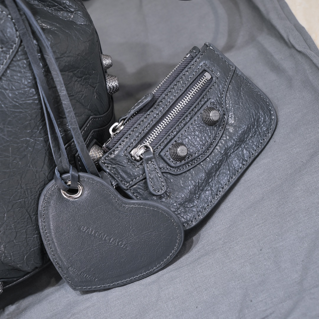 Balenciaga Le Cagole Bucket Bag