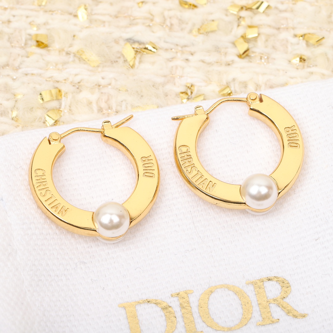 Dior Gold Circle Pearl Earrings