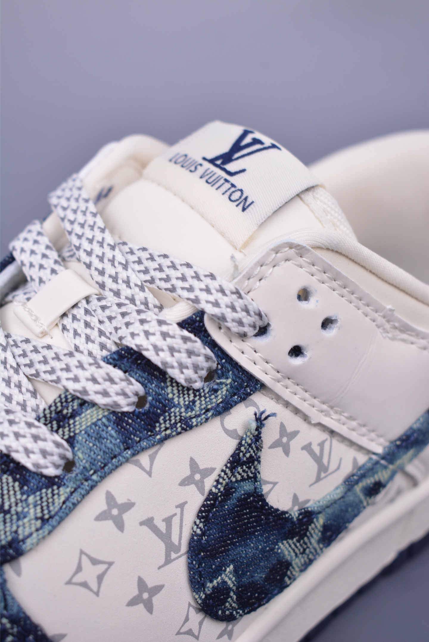 LV x Nike SB Dunk Low sneakers Denim White and Blue CH8311-288