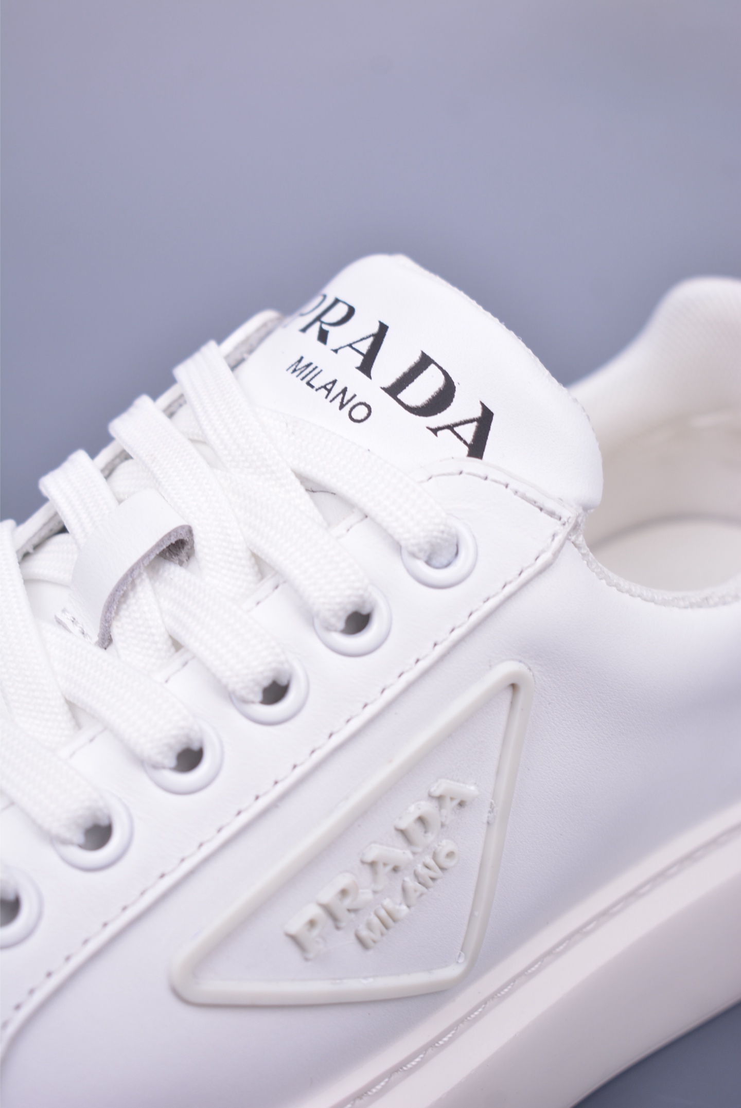 Prada low-top casual sneakers black and white AJ17392118