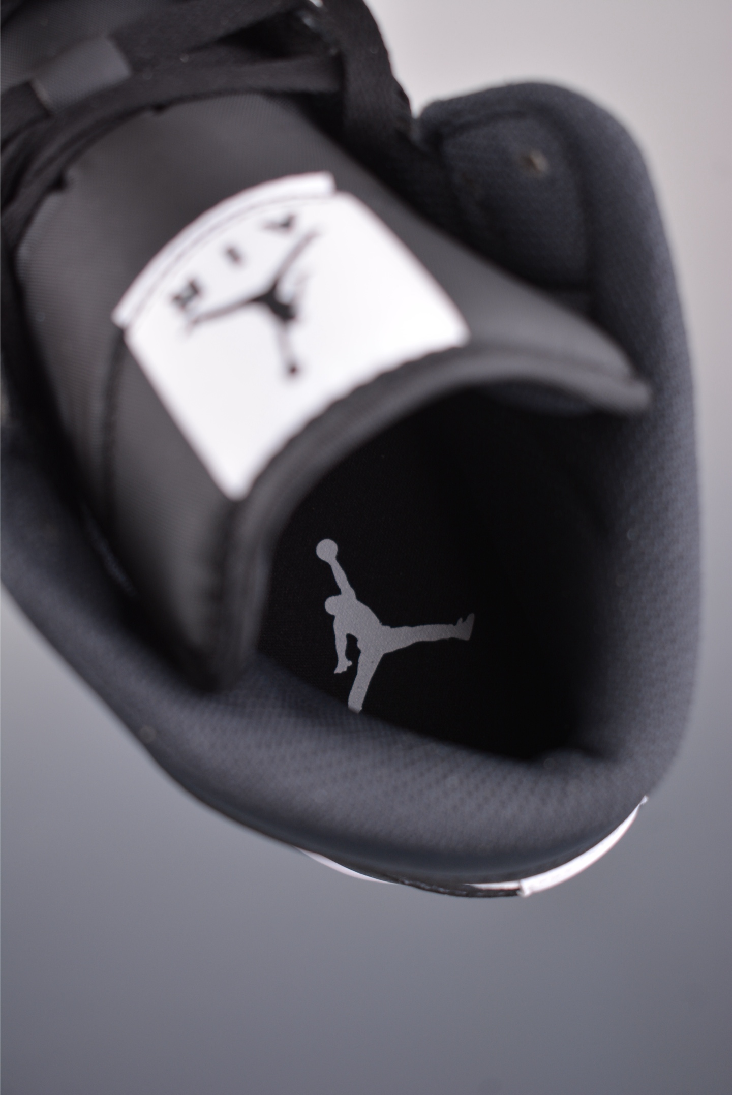 Air Jordan 1 Mid Black and White DQ8426-010