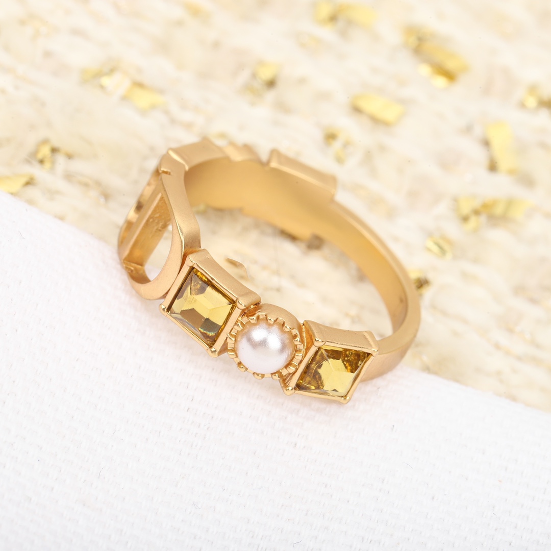 Dior Alphabet Square Diamond Ring