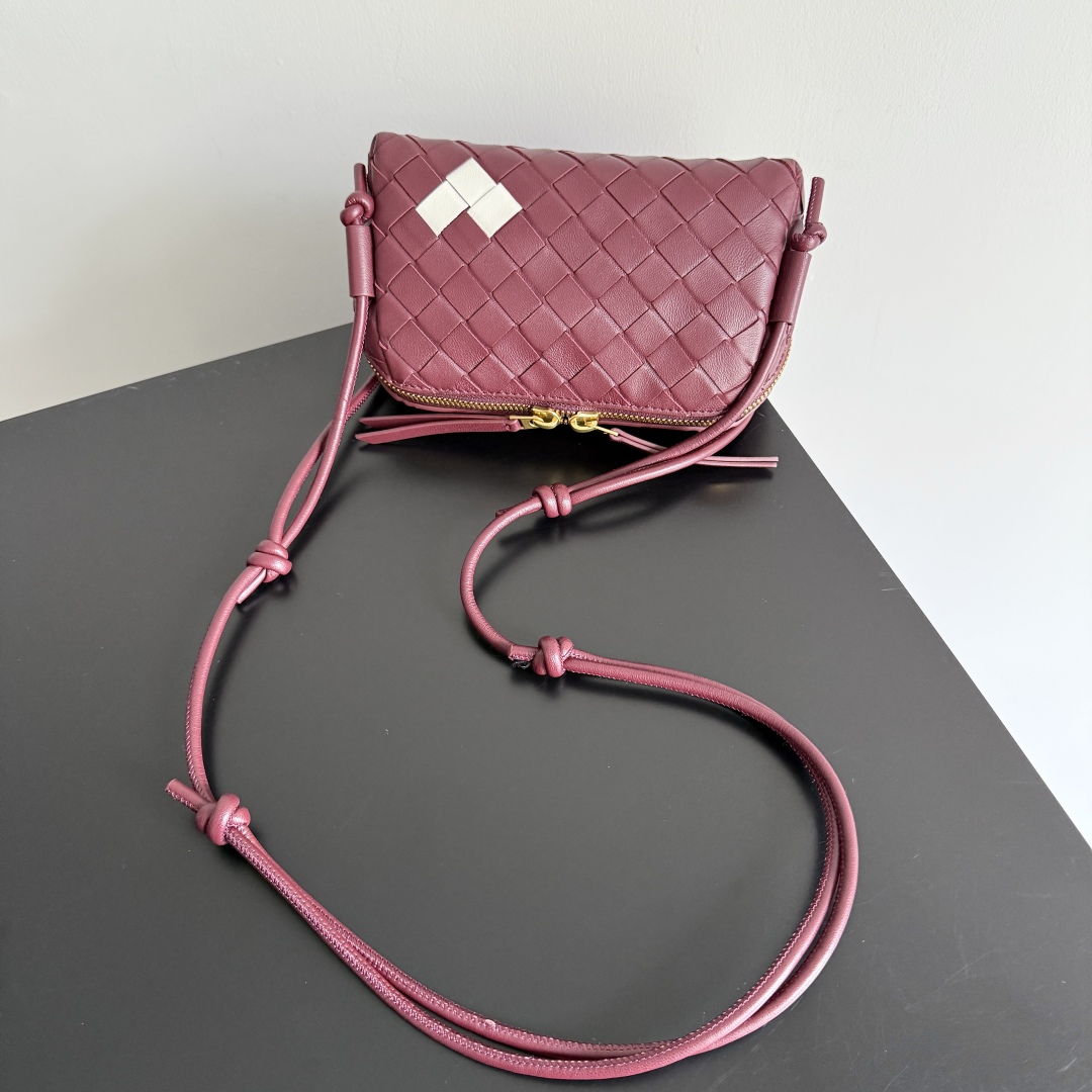 Bottega Veneta Concert Pouch Mini Bag 794258