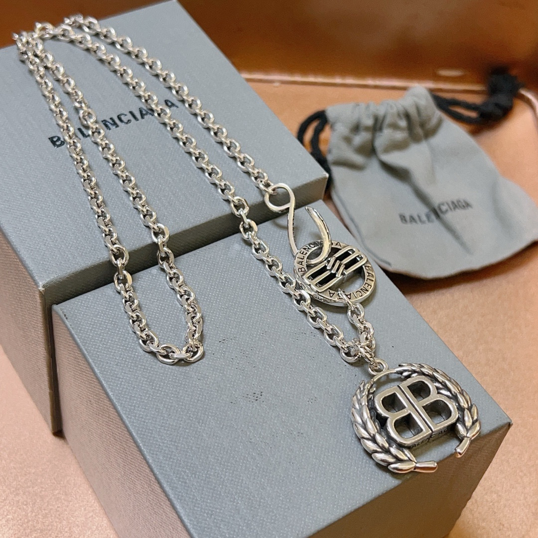 Balenciaga BB chain vintage necklace