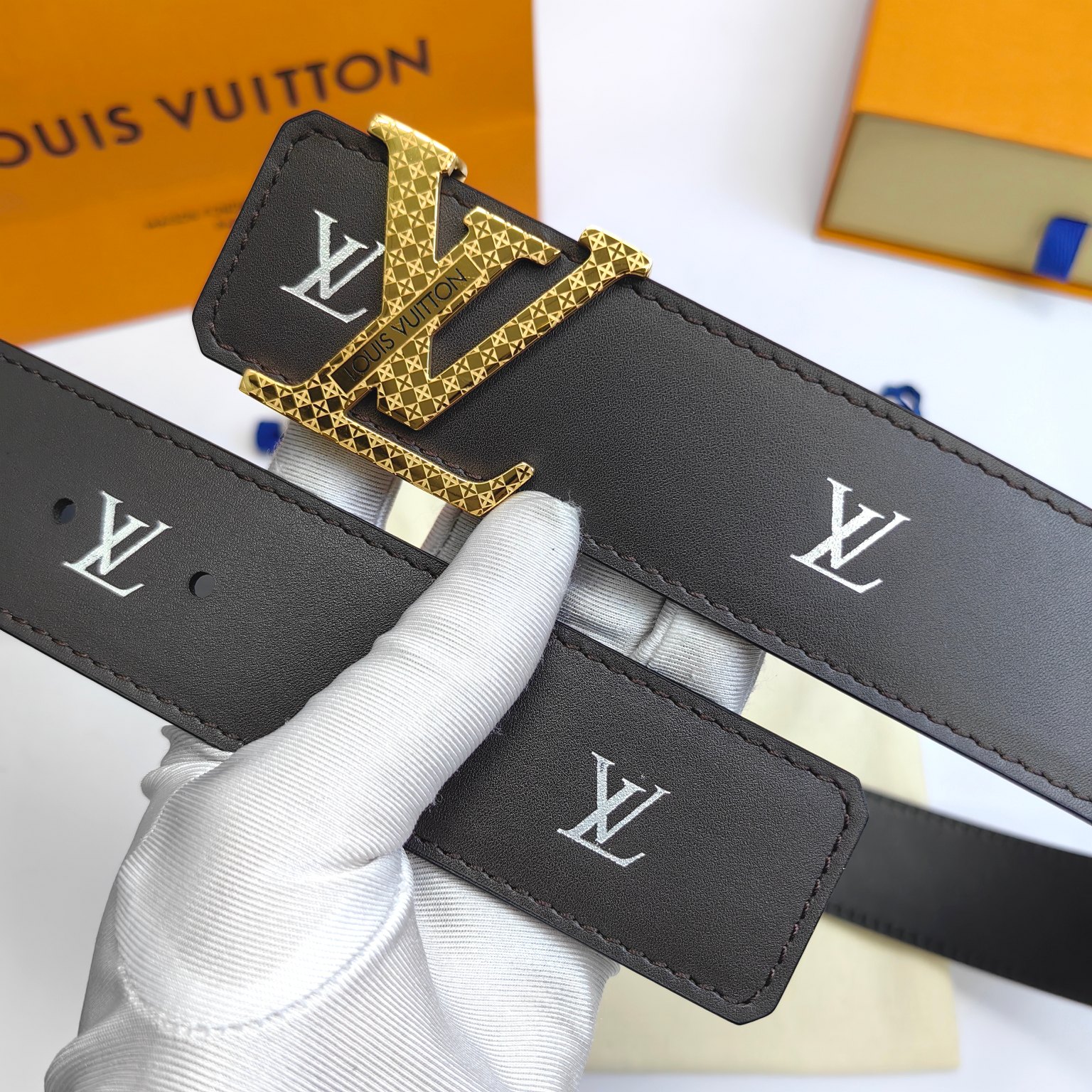 Louis Vuitton Men's Leather Belt with Engraved Buckle, 4CM Width