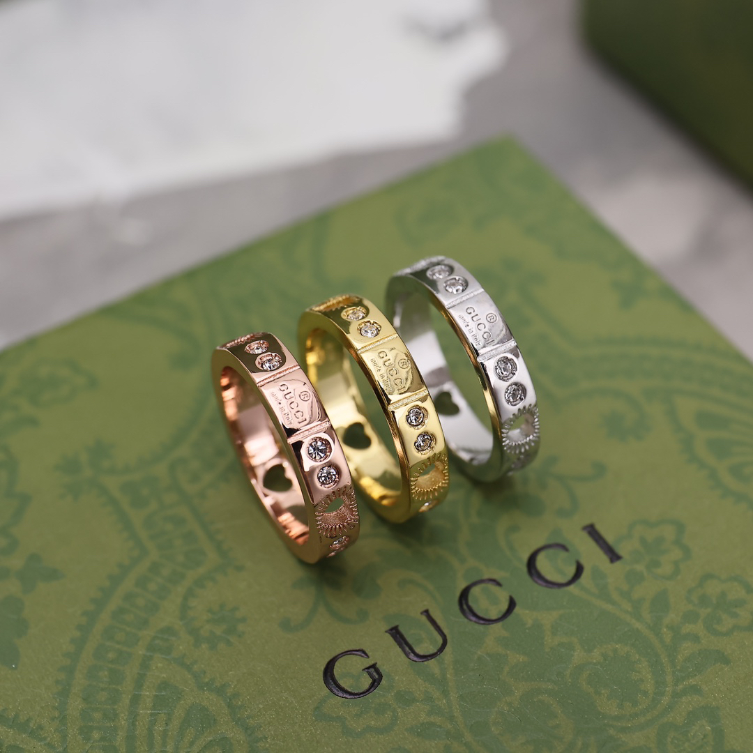 GUCCI diamond heart ring
