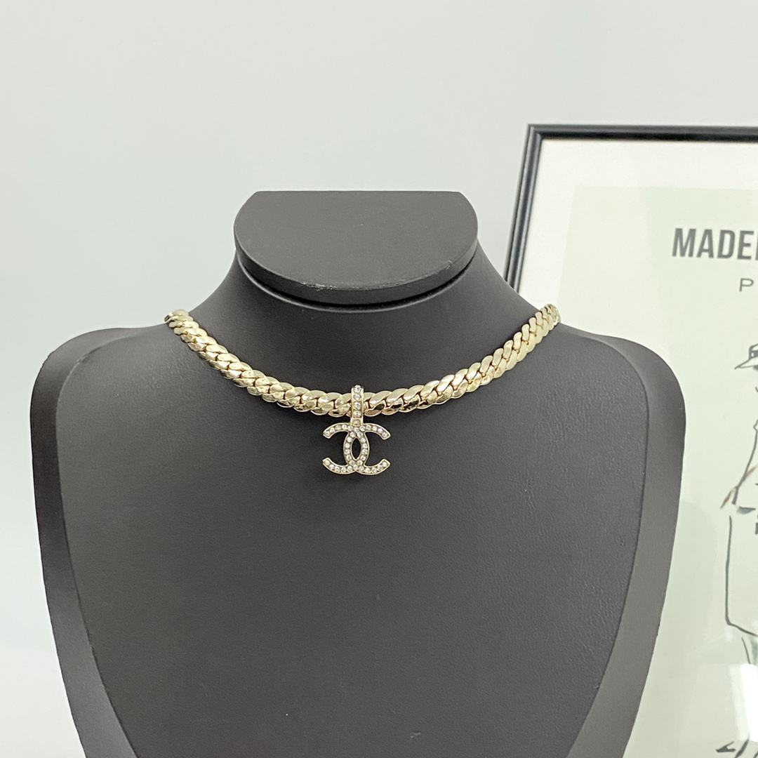 CHAN 24 snake bone double c necklace