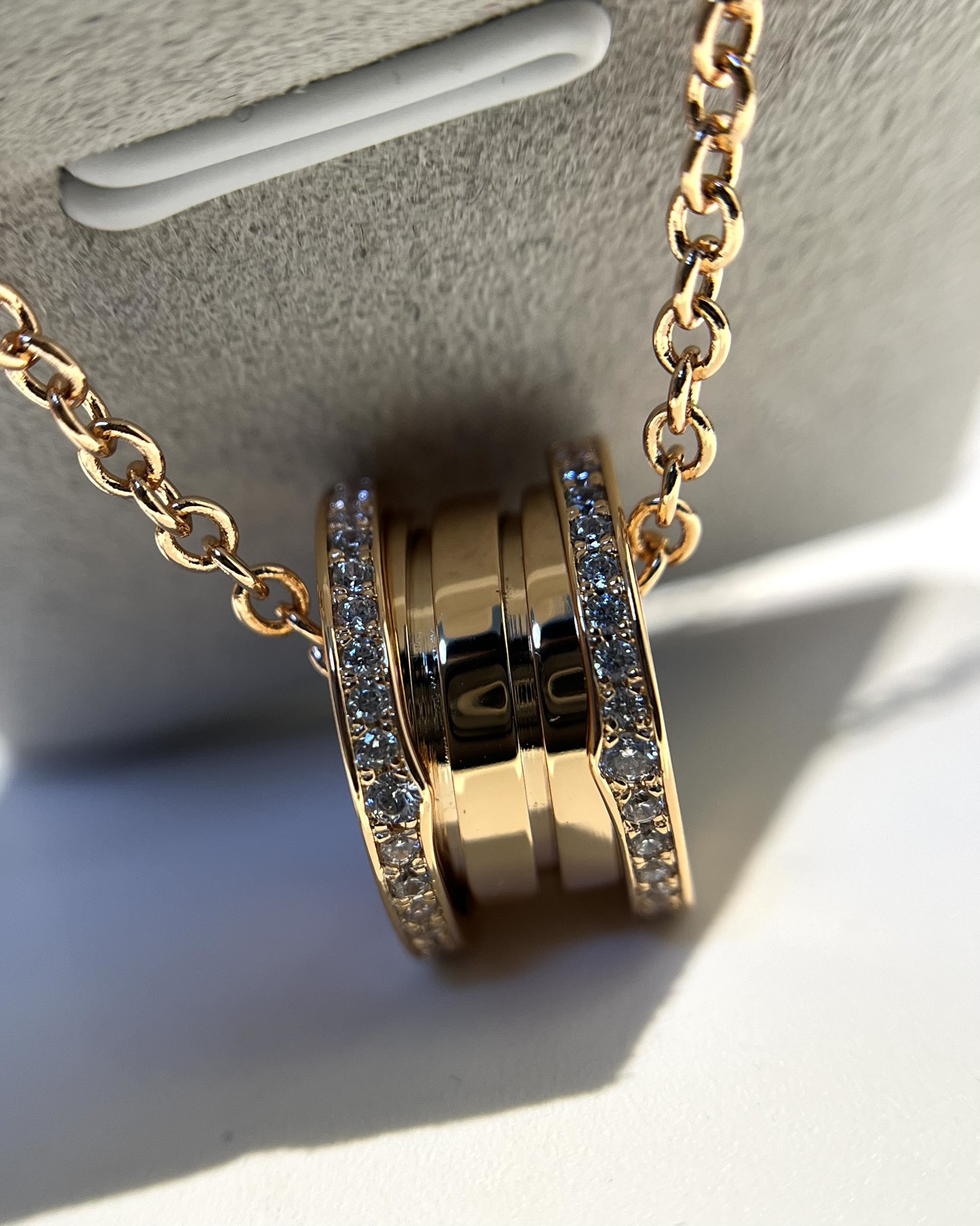 Bulgari B.ZERO1 series diamond spring necklace