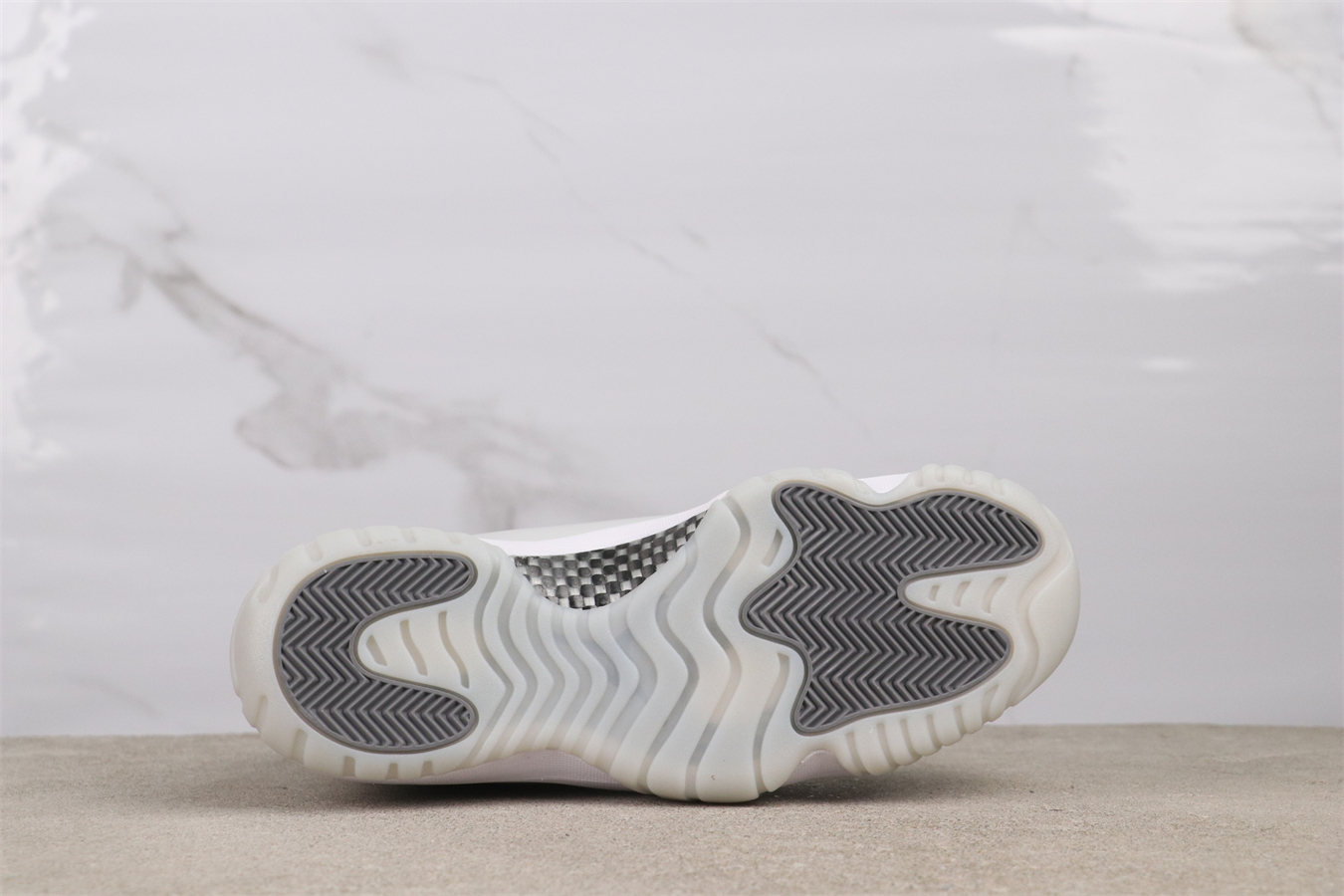 Air Jordan 11 basketball shoes Gray Silver Pearl White AR0715-110