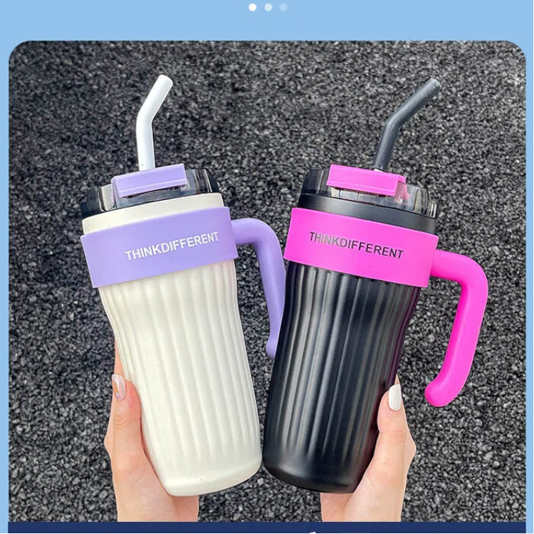 High-value, minimalist American-style handle mug with large capacity and dual-use stainless steel lid.