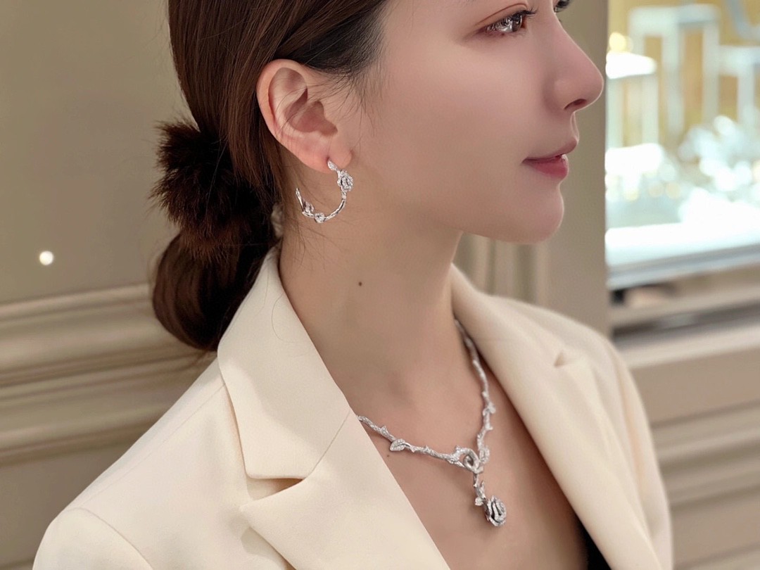 Dior diamond rose earrings