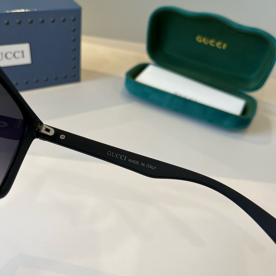 Gucci Square Frame Sunglasses
