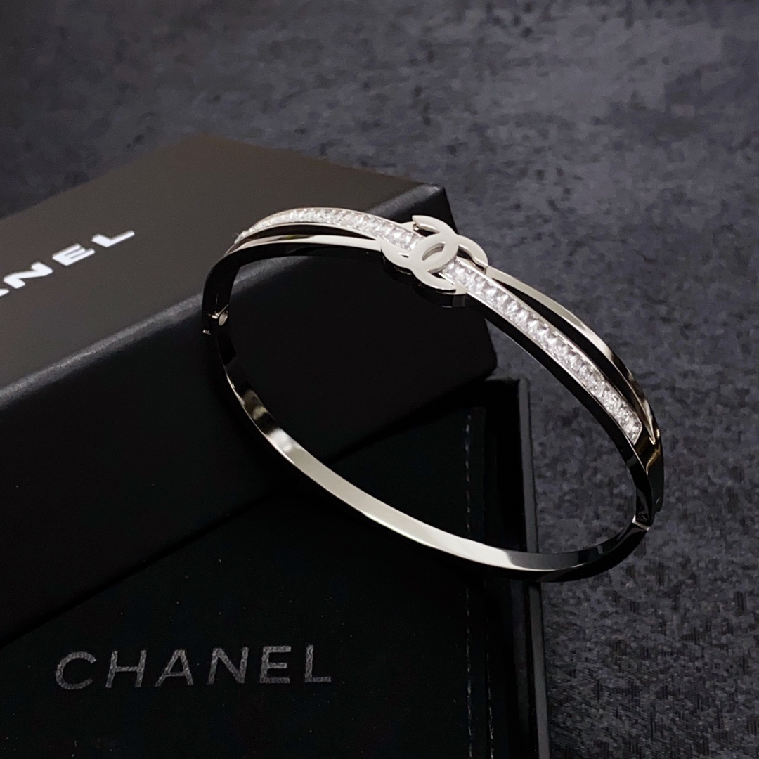 Chanel micro diamond bracelet