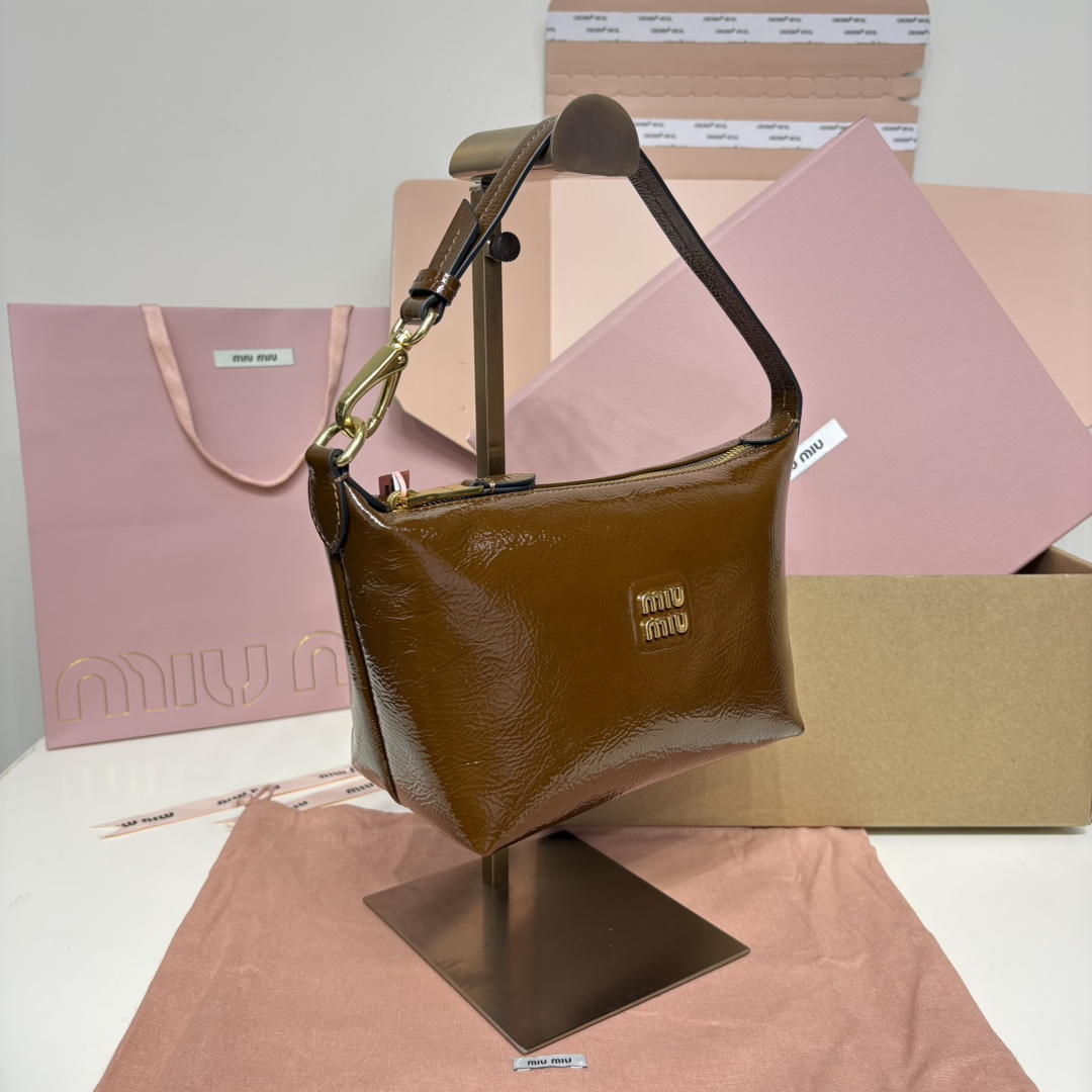 Miu Miu waxed patent leather bag 5NE841
