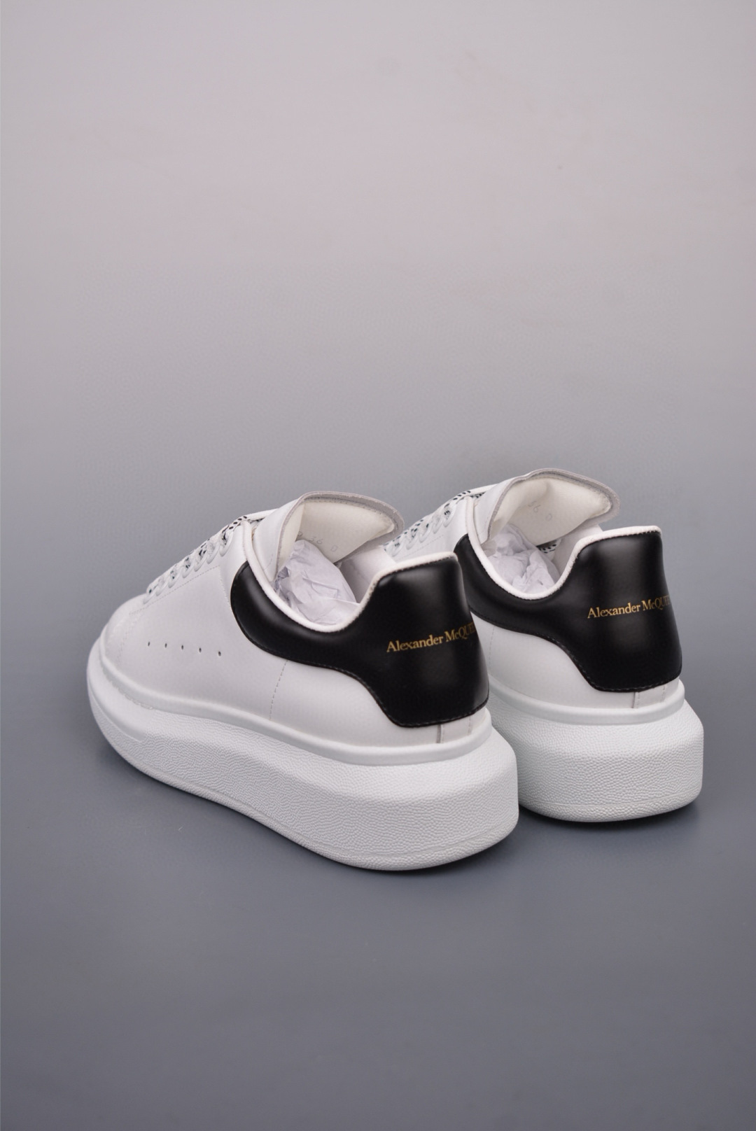 Alexander McQueen Oversized Sneakers Black Tail 553680 WHGP5 9061