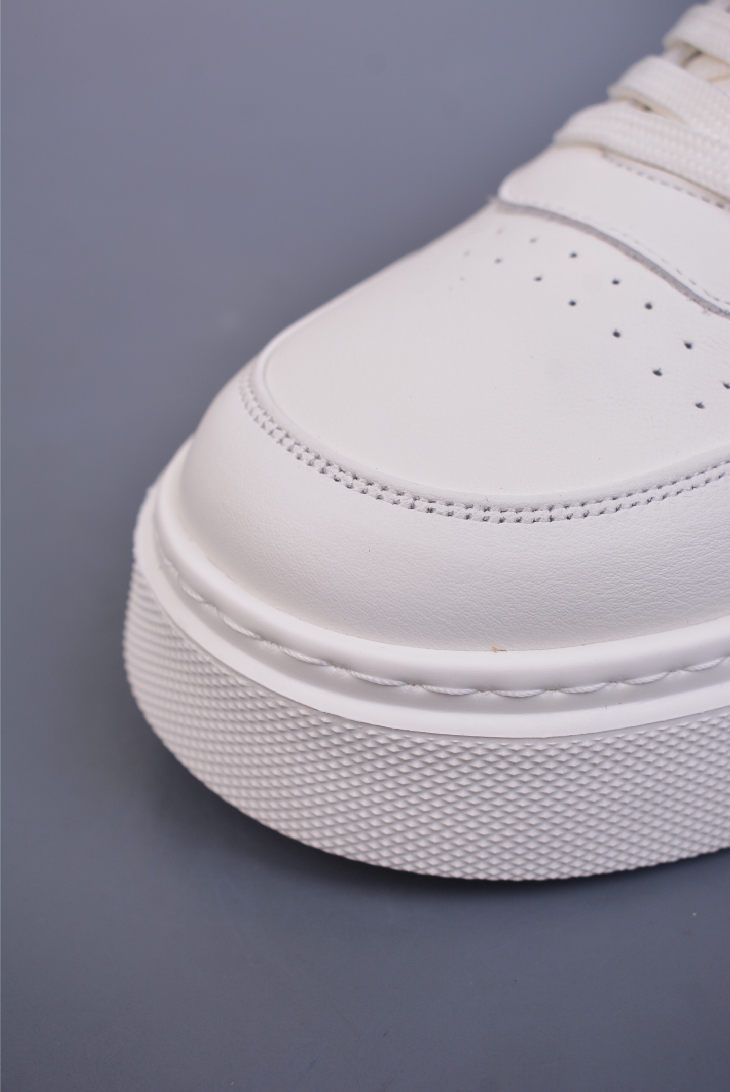 Prada PRAX 01 Triangle Logo Leather Sneakers Triangle Series Sports Shoes White 3D968M