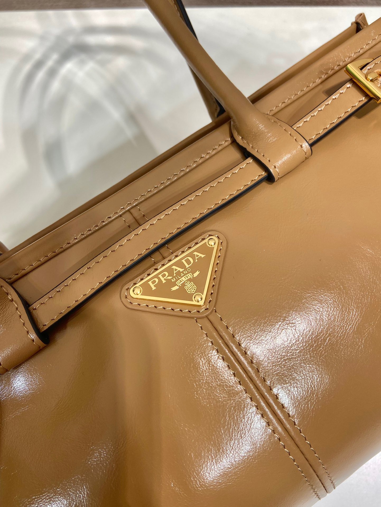 Prada lussolf waxed leather handbag 1BA426