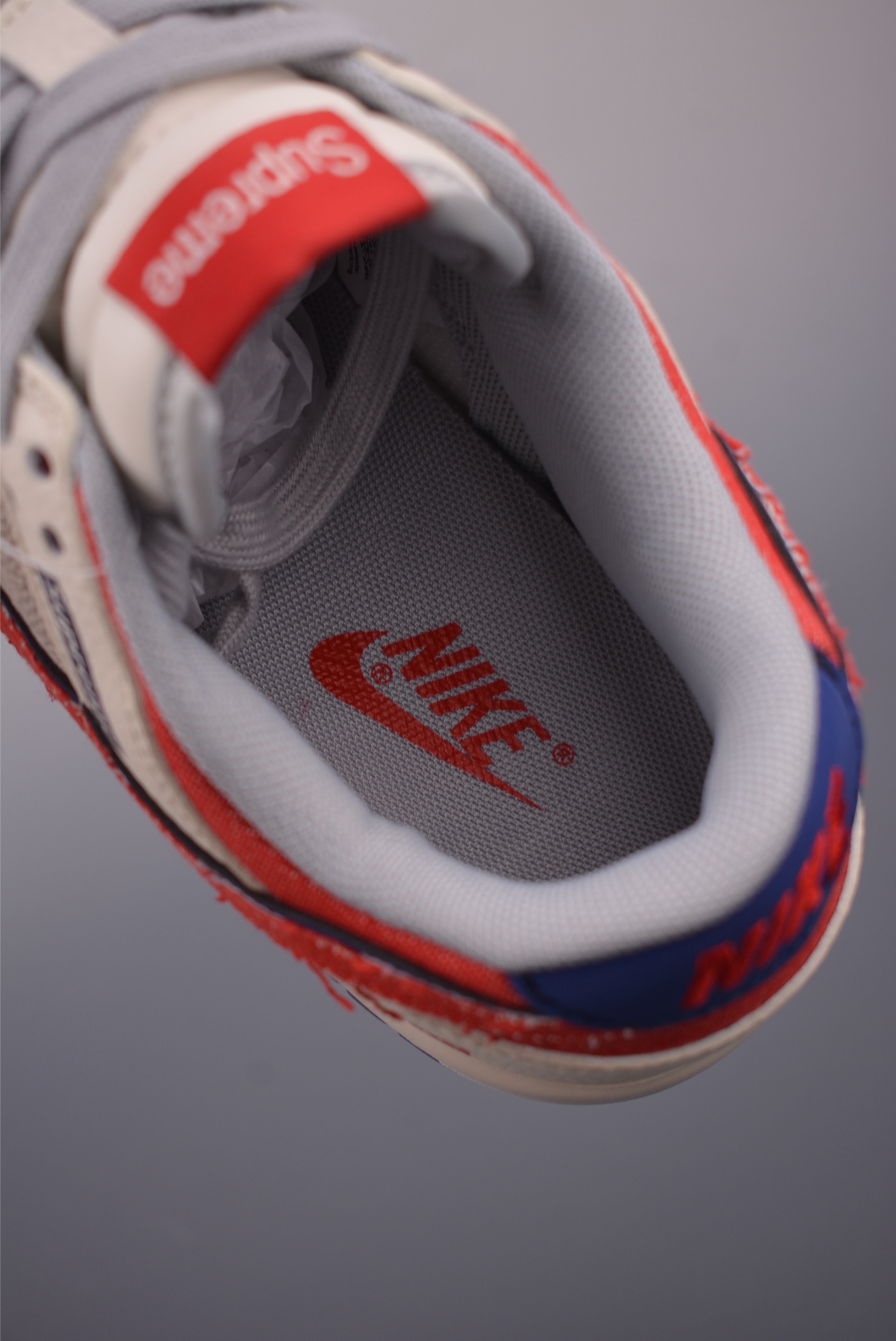 Supreme x Nike SB Dunk Low 