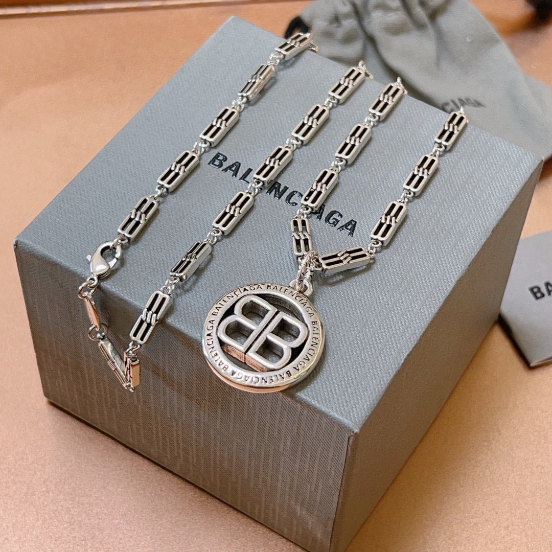 Balenciaga BB Round Brand Chain Vintage Necklace