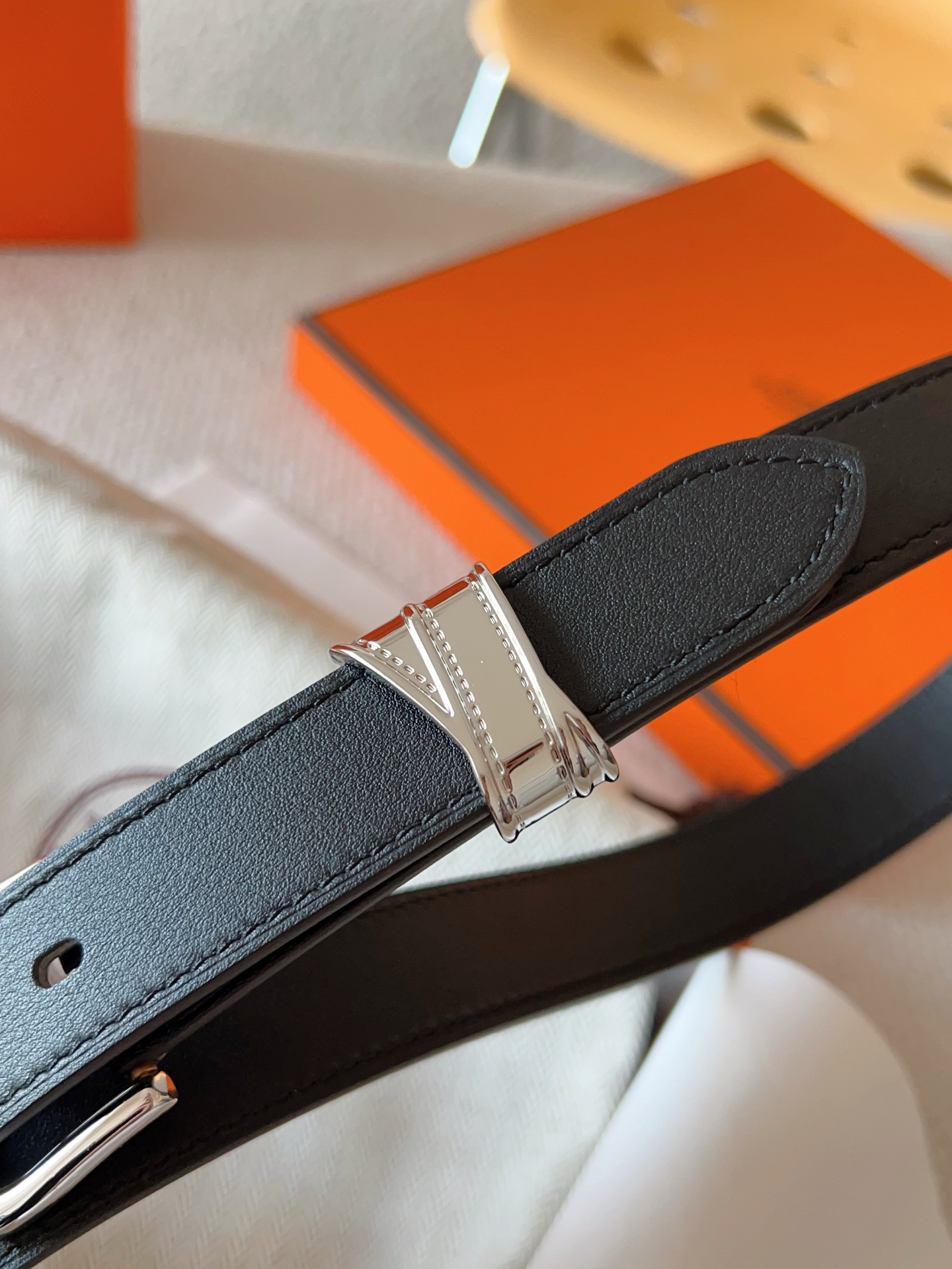 Hermès Women's Calfskin Double-Sided Pin Buckle Belt 2.4cm Width