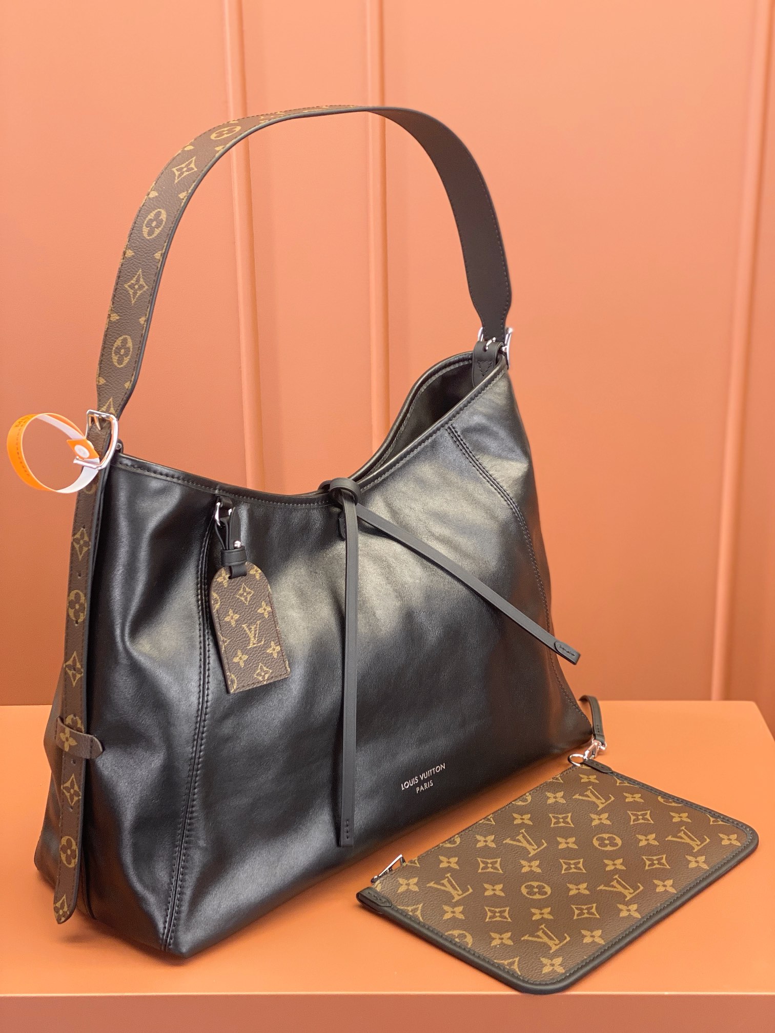 Louis Vuitton CARRYALL DARK Medium Handbag M25143