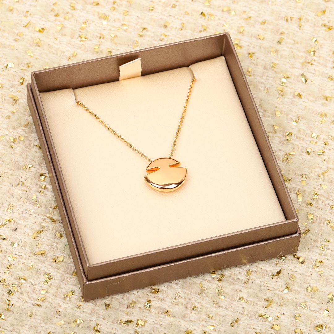 Bulgari CABOCHON round necklace