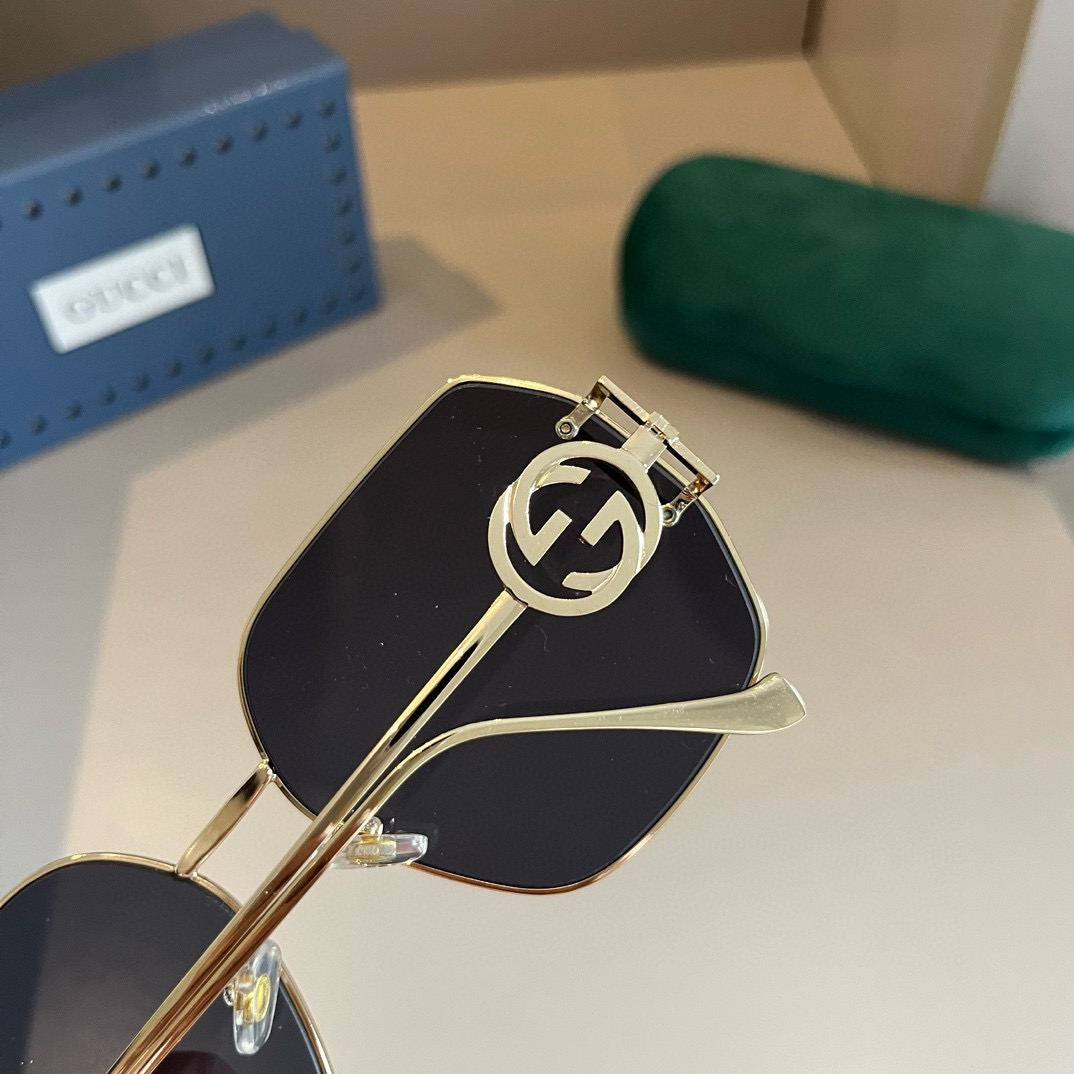 Gucci Square Frame Sunglasses