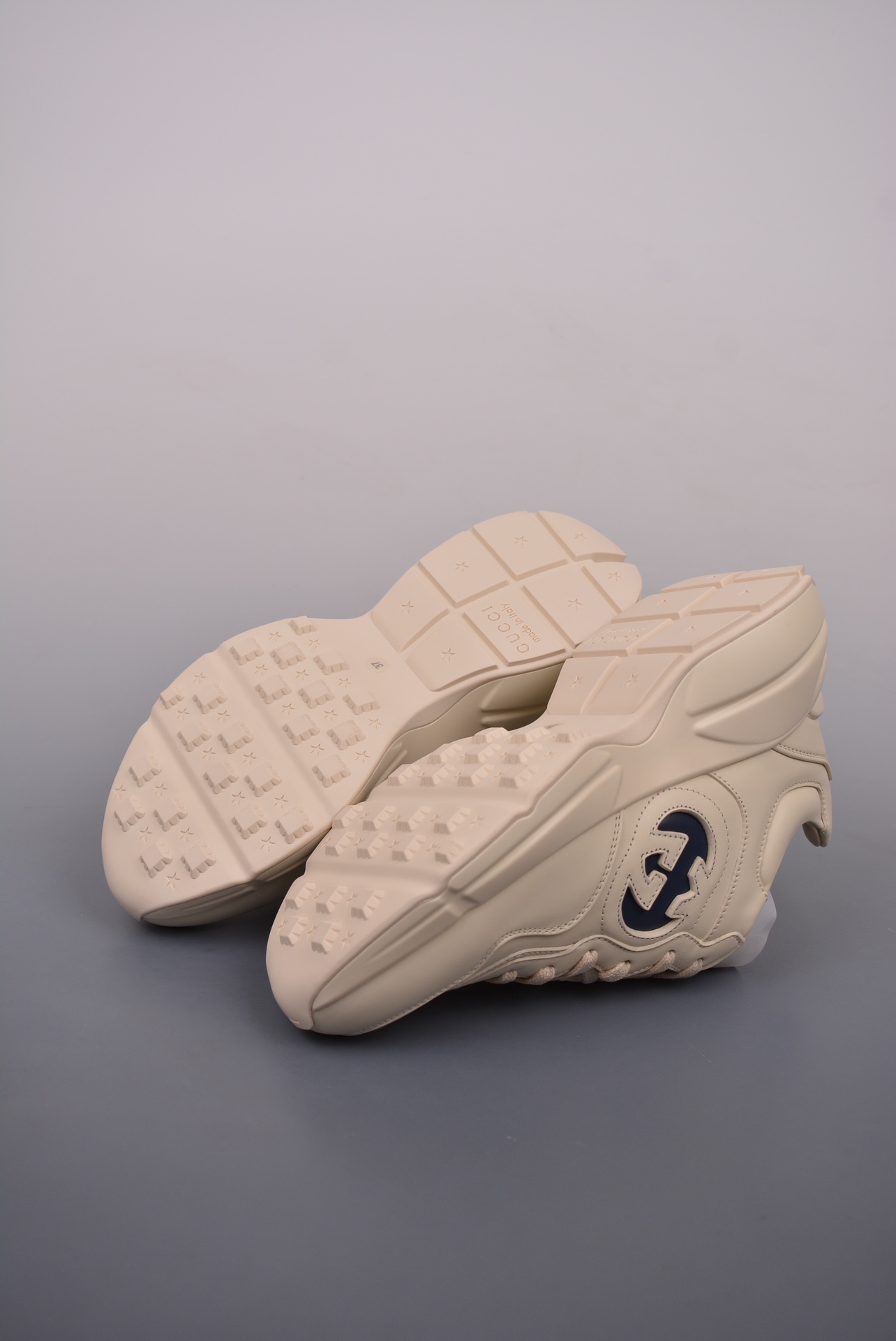 Gucci Leather Ivory Dark Blue Double G Hollow