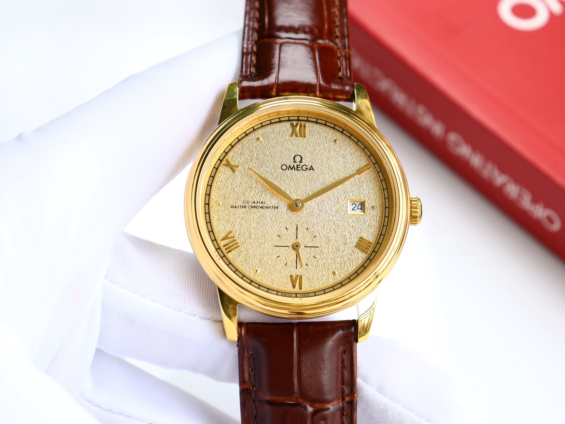 Omega De Ville series two-hand semi-mechanical men's watch
